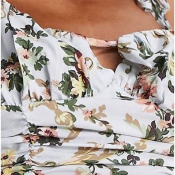 Floral top with adjustable tied straps - Picture 5 of 7